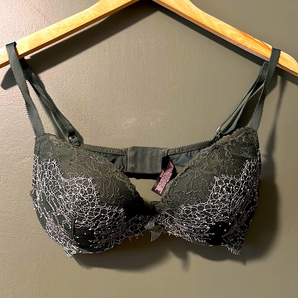 Victoria’s Secret Green Bra 34D